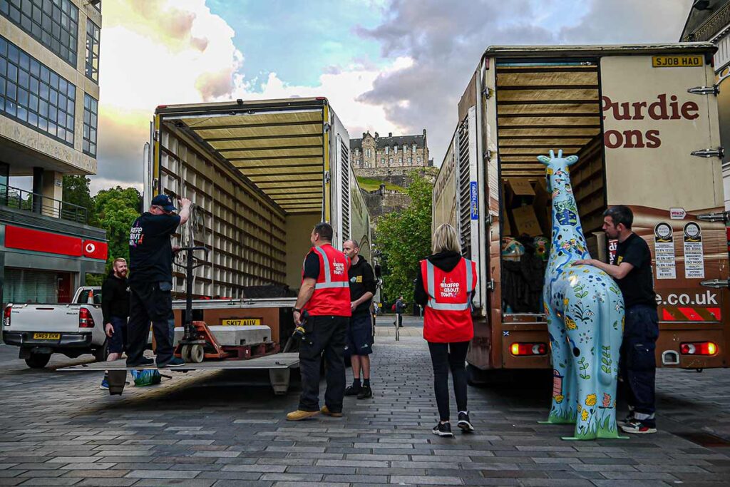 giraffe-about-town-unloading-edinburgh
