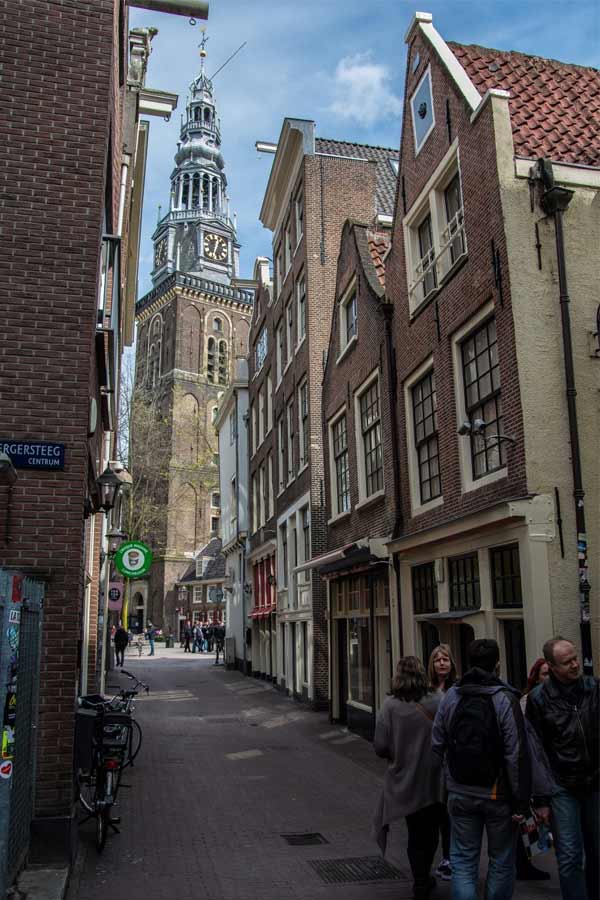 moving-hollands-moving-guide-old-church-red-light-district